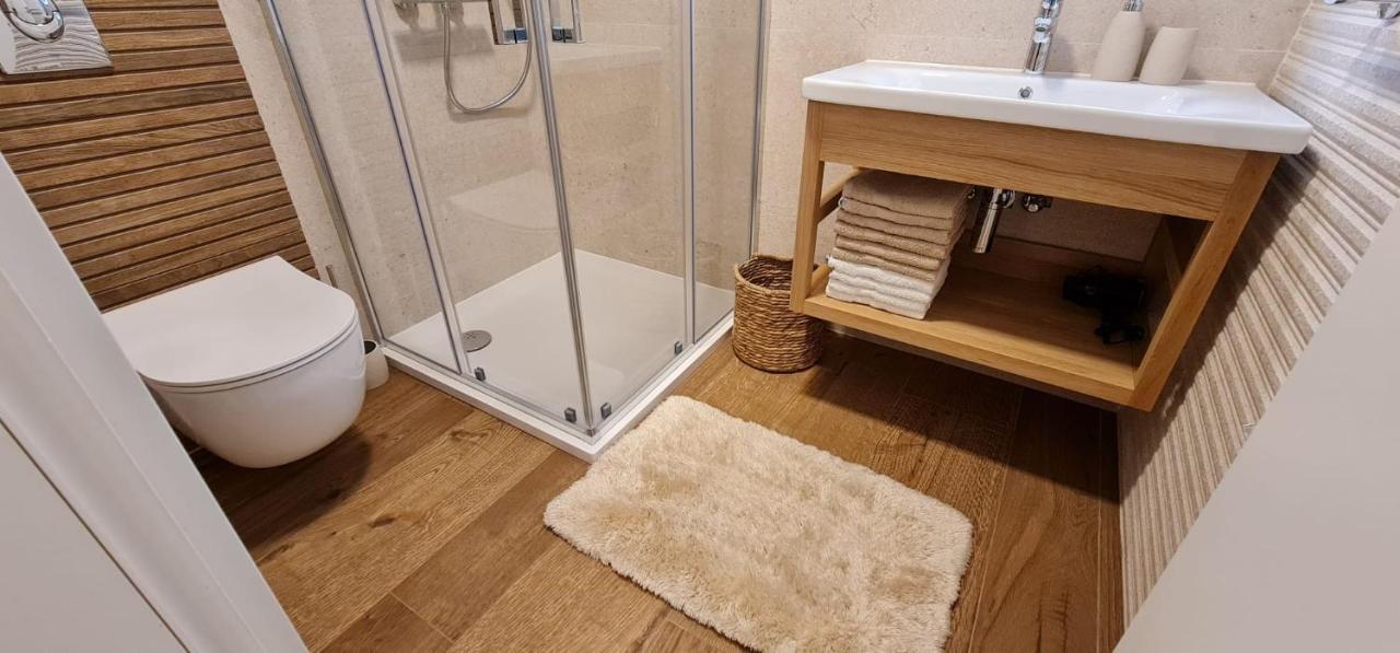 Apartments Lolita Μπολ Εξωτερικό φωτογραφία