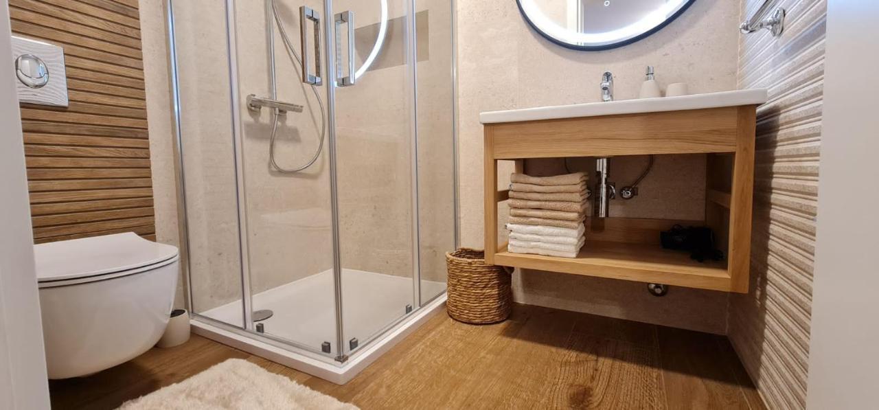Apartments Lolita Μπολ Εξωτερικό φωτογραφία