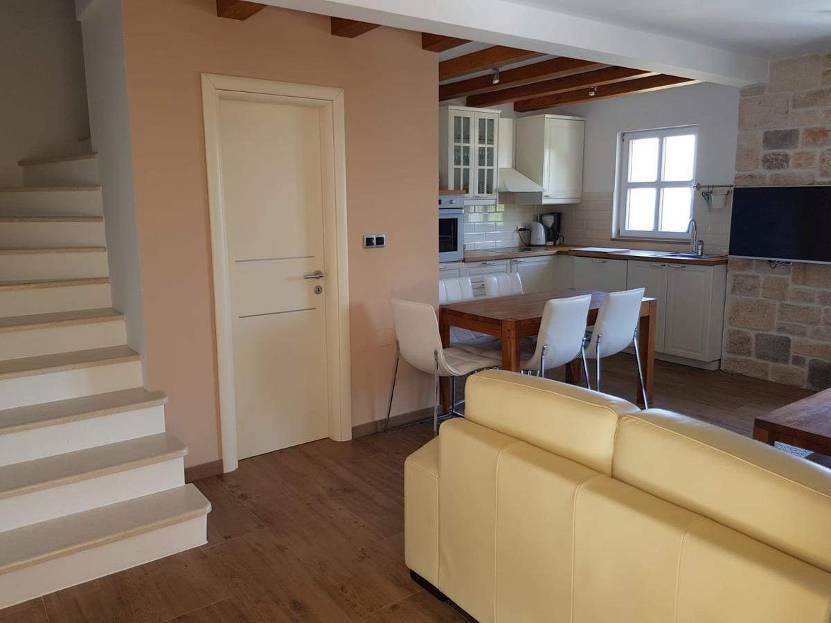 Apartments Lolita Μπολ Εξωτερικό φωτογραφία