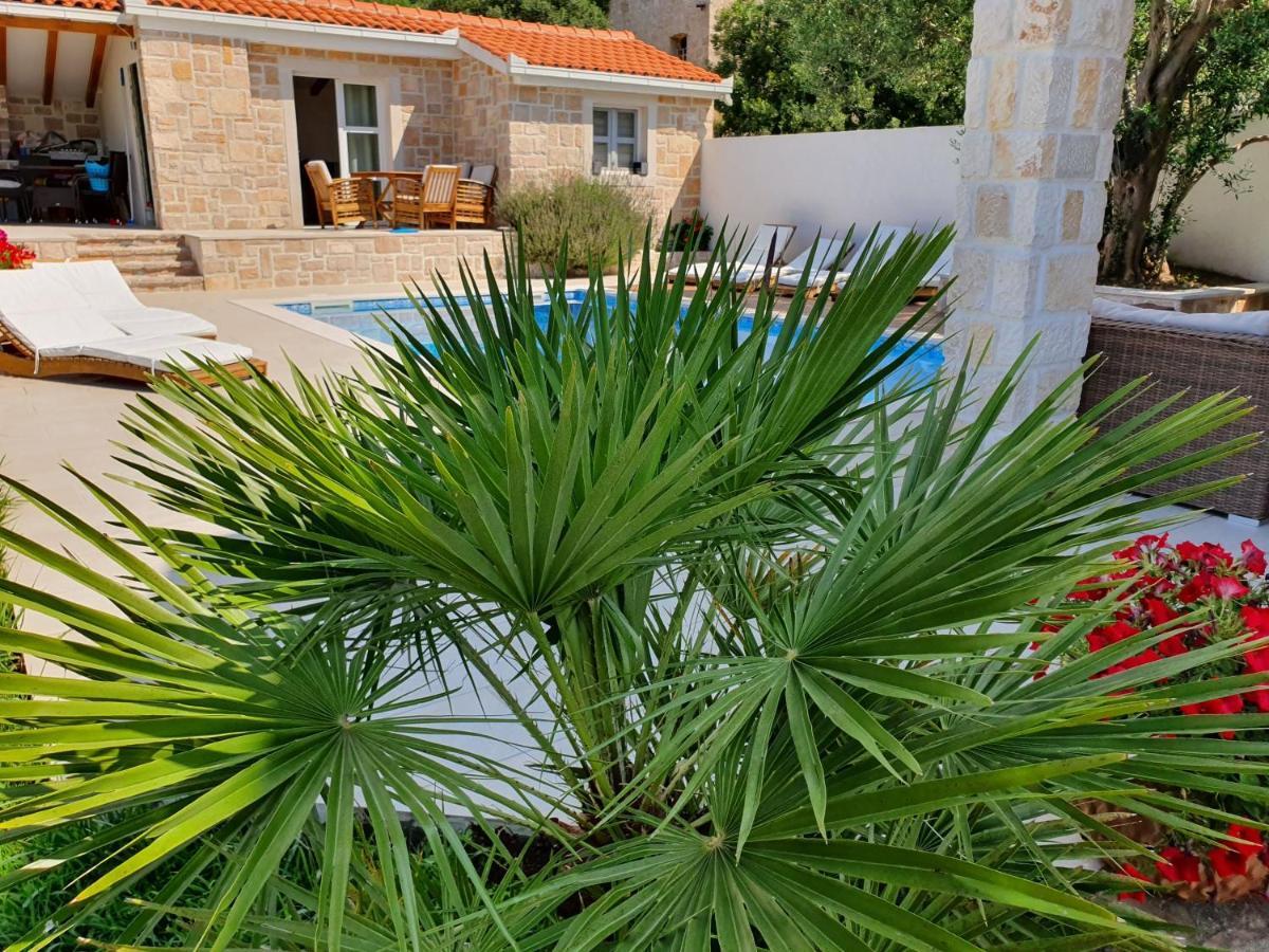 Apartments Lolita Μπολ Εξωτερικό φωτογραφία